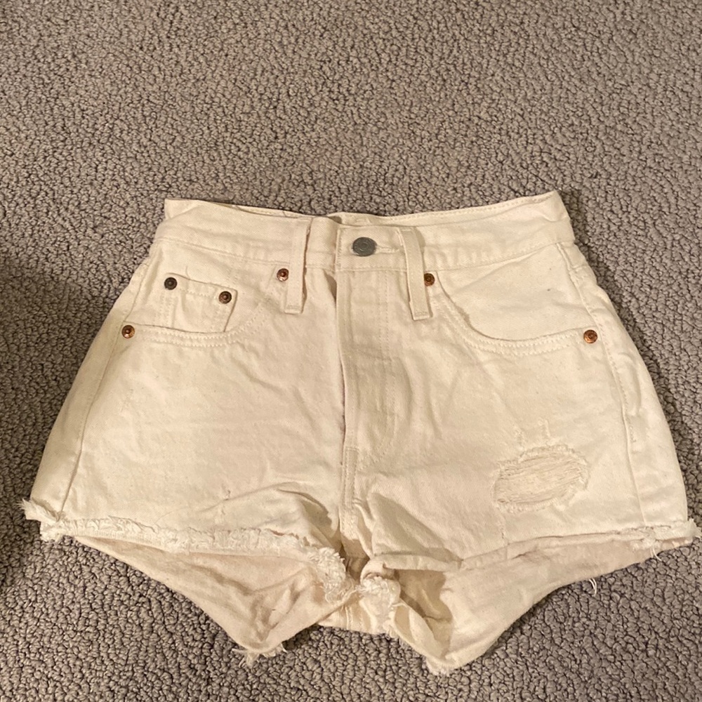 Levi’s white jean shorts